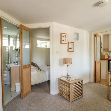 Bibra Apartment
